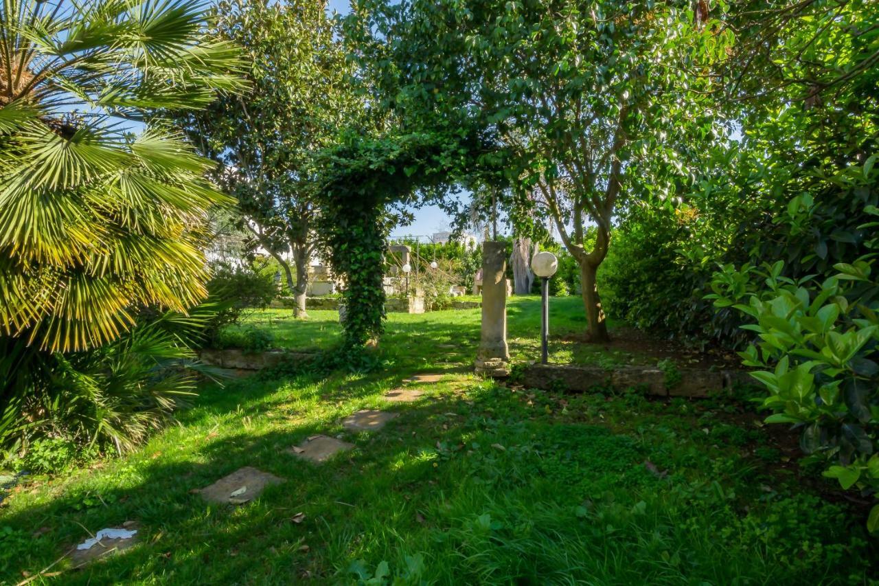 Palazzo Ashian Bed & Breakfast Acquarica del Capo Bagian luar foto