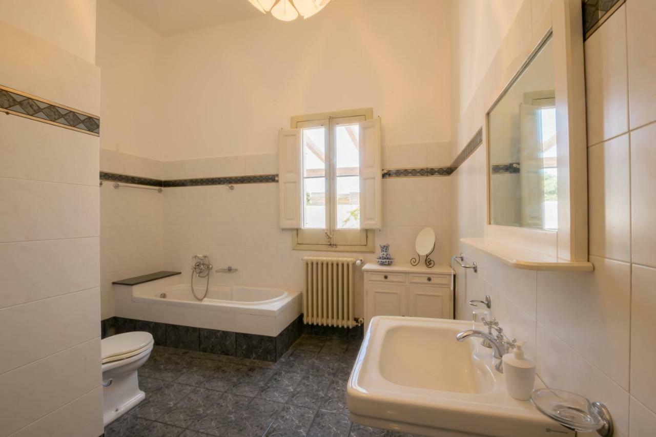 Palazzo Ashian Bed & Breakfast Acquarica del Capo Bagian luar foto