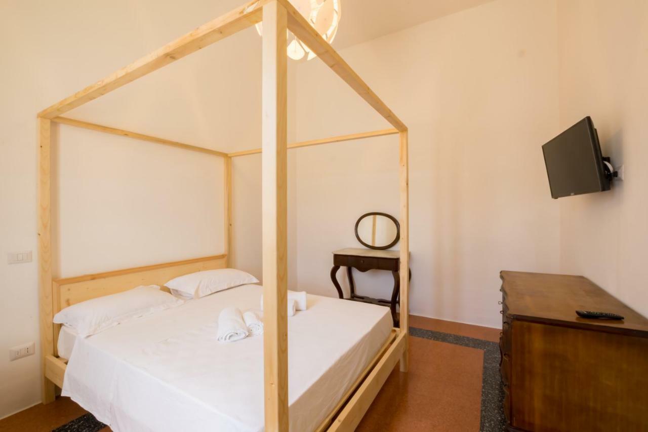 Palazzo Ashian Bed & Breakfast Acquarica del Capo Bagian luar foto