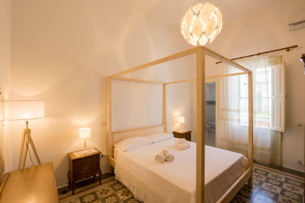 Palazzo Ashian Bed & Breakfast Acquarica del Capo Bagian luar foto