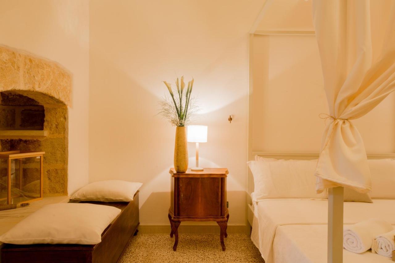 Palazzo Ashian Bed & Breakfast Acquarica del Capo Bagian luar foto