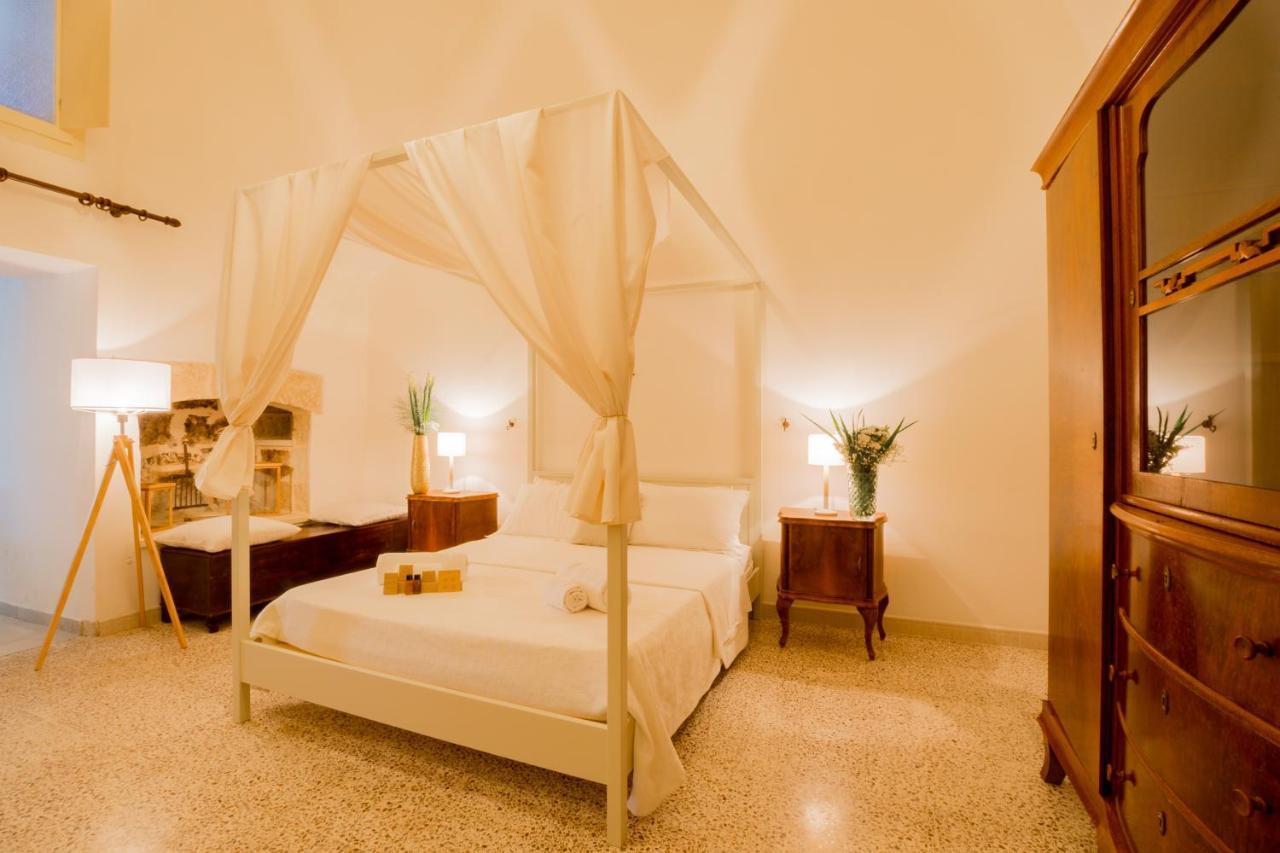Palazzo Ashian Bed & Breakfast Acquarica del Capo Bagian luar foto